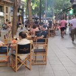 EL NOSTRE LOCAL ÉS PUNT DE RECOLLIDA DE FIRMES PER RECLAMAR UNA NOVA ORDENANÇA DE TERRASSES A BARCELONA